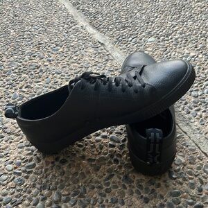 men’s Hugo Boss Black on black classic leather sneakers